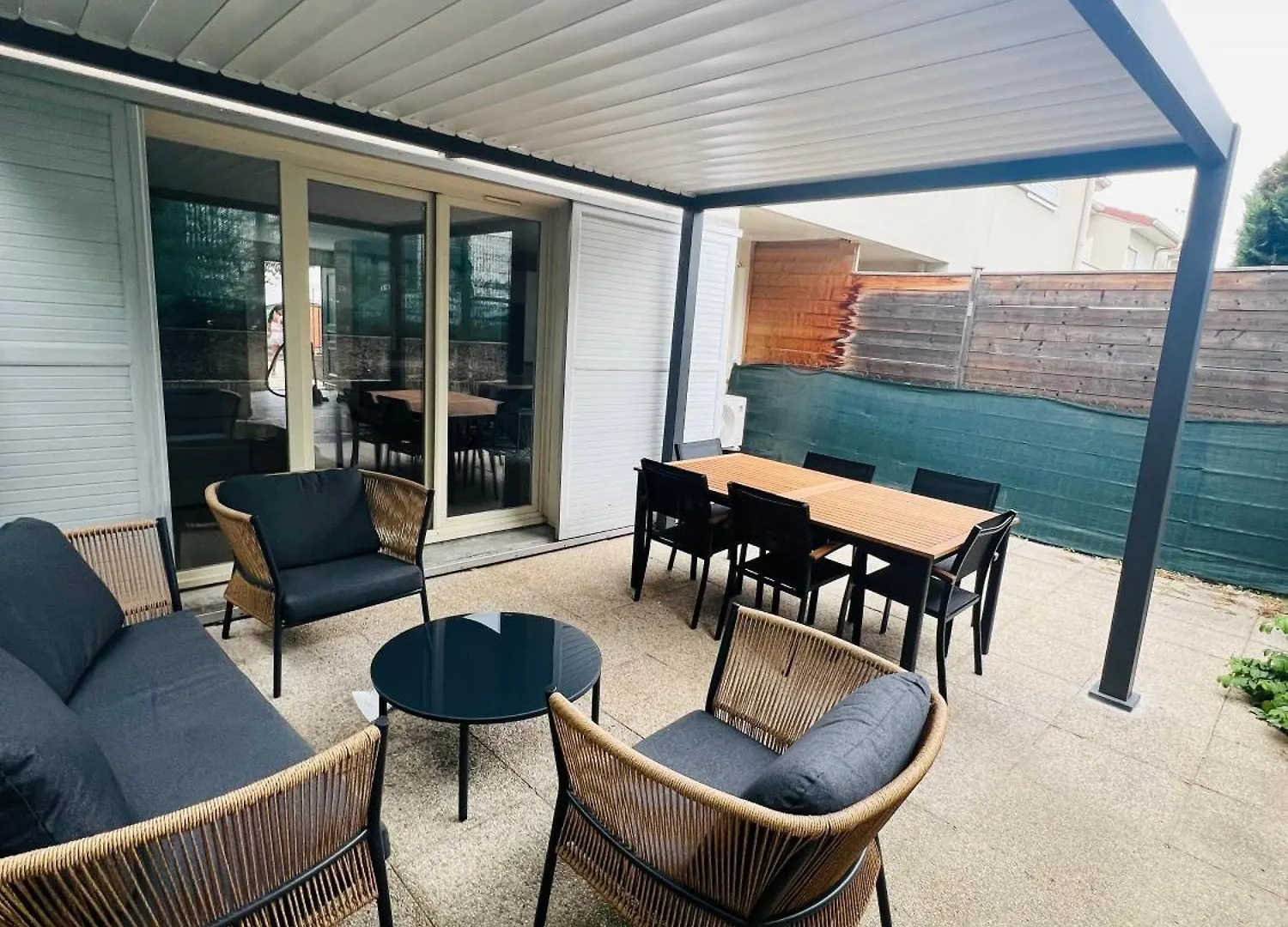 Maison Familiale Avec Jardin Lyon 8Eme