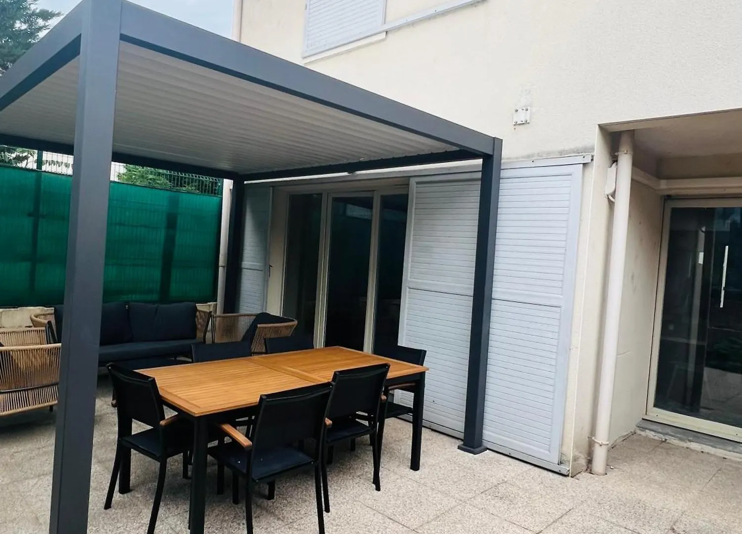 Maison Familiale Avec Jardin Lyon 8Eme