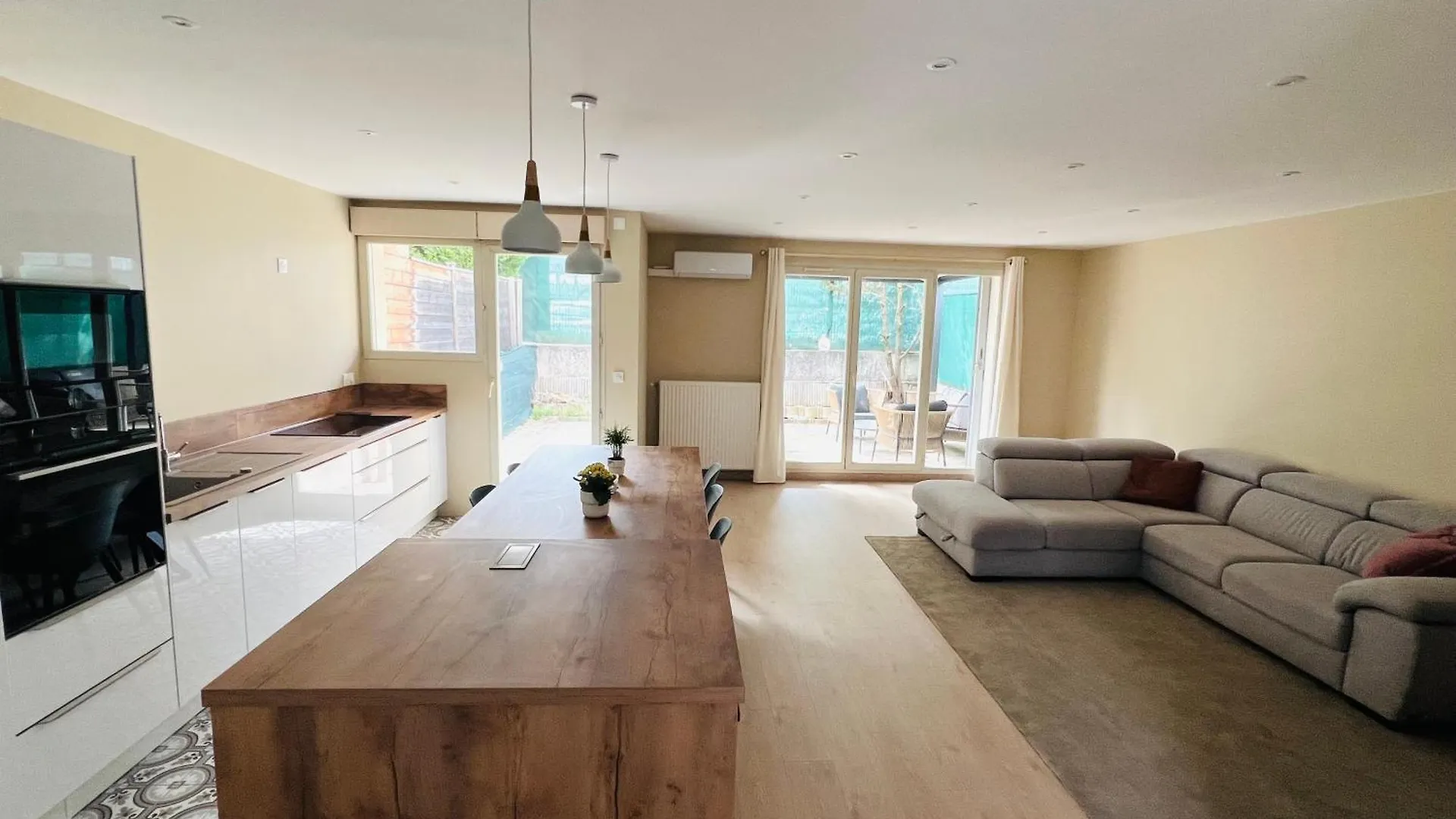 Maison Familiale Avec Jardin Lyon 8Eme 프랑스
